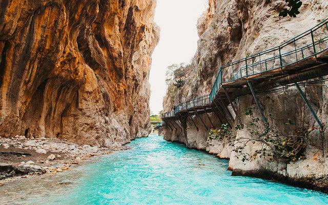 Into the Earth’s Hidden Corridor: Feel the Raw Energy of Saklıkent Canyon
